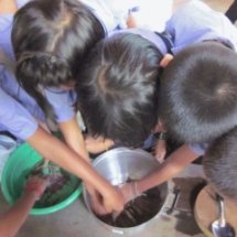 กิจกรรมการเรียนรู้แบบบูรณาการภูมิปัญญาท้องถิ่น สู่หลักคิดของเศรษฐกิจพอเพียง