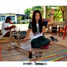 กิจกรรมเข็นไหมเข็นรัก  (ทำโซดละเว)  และทำไหมเครือ  เส้นไหมยืน