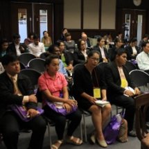 ครั้งที่ 1/2558 (จ.สุรินทร์) การประชุมคณะกรรมการผู้ทรงคุณวุฒิ โครงการพัฒนาเยาวชนในชุมชนท้องถิ่น : หลักสูตรนักถักทอชุมชน เพื่อพัฒนาเด็ก เยาวชนและครอบครัว