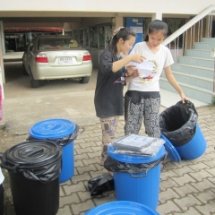 จัดตั้งถังขยะตามจุด