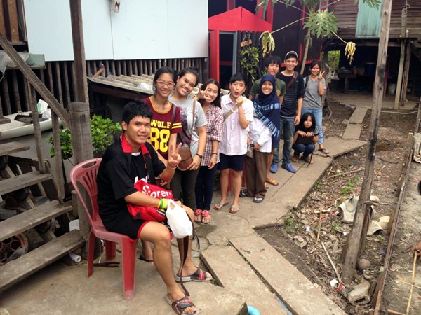 กลุ่มเพื่อในการทำงานโครงงานของอภิวัฒน์