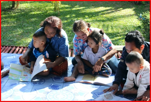 ฐานกอดและเล่า